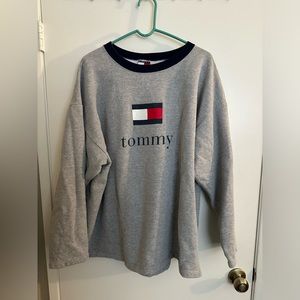 Vintage Tommy Hilfiger Crewneck Boxy and Baggy Fitted Size XL. Great Condition
